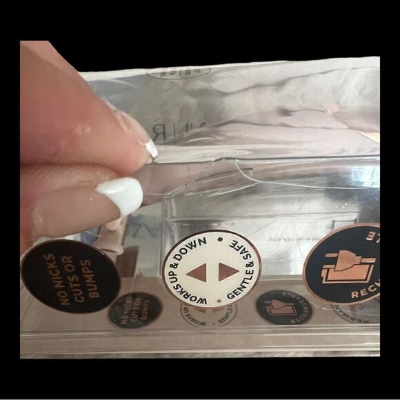 NEW in BOX Touch Flawless NU Razor - Picture 4 of 9